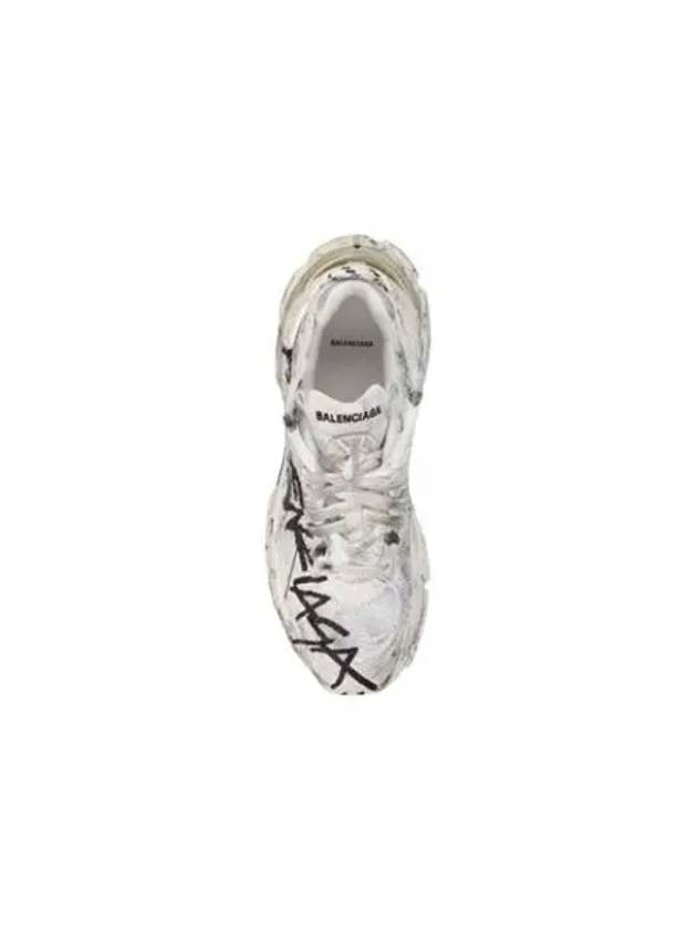 Runner Graffiti Low Top Sneakers White - BALENCIAGA - BALAAN 2