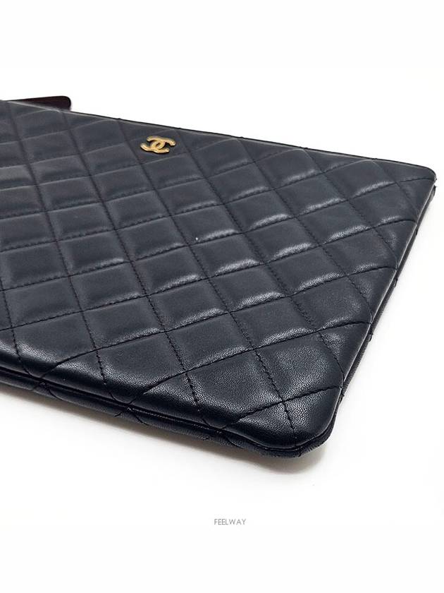 Classic Lambskin Clutch New Medium - CHANEL - BALAAN 6