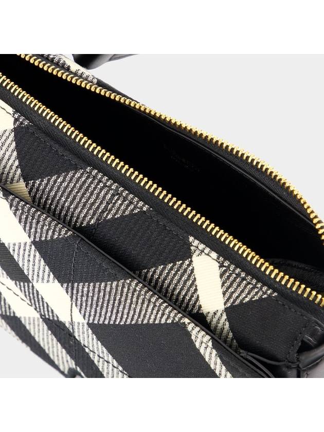 Snip Check Cross Bag Black - BURBERRY - BALAAN 5