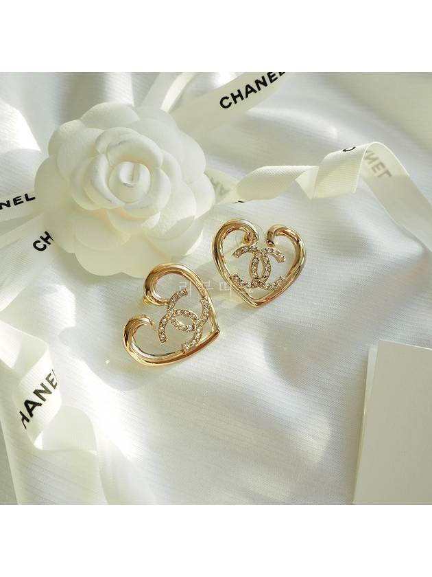 23C CC Logo Big Heart Gold Crystal Earrings Earrings ABA098 - CHANEL - BALAAN 9