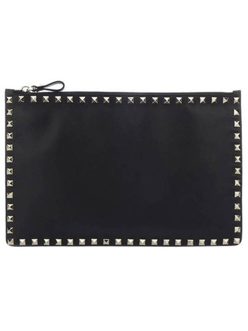 Rockstud leather clutch bag black - VALENTINO - BALAAN.