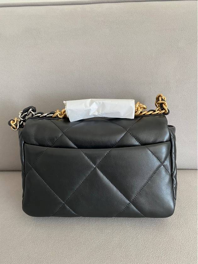 Medium 19 Handbag Lambskin Cross Bag Black - CHANEL - BALAAN.