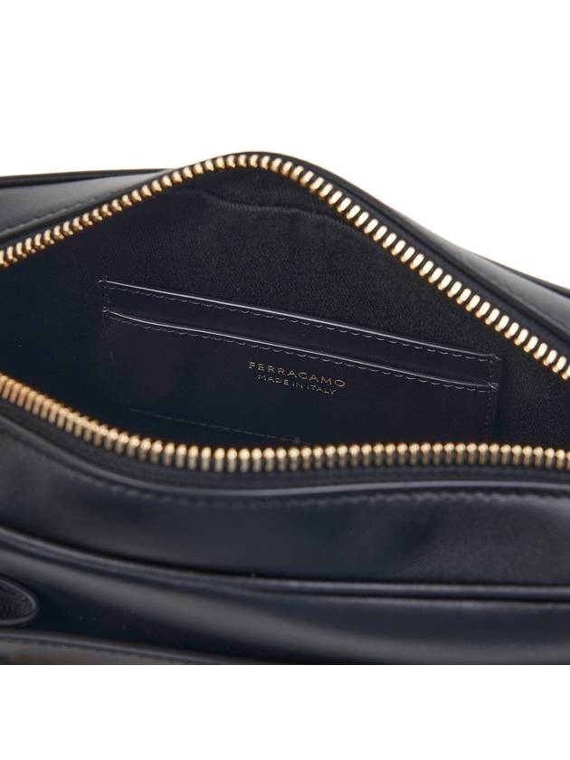 Calfskin Leather Camera Shoulder Bag Black - SALVATORE FERRAGAMO - BALAAN 11