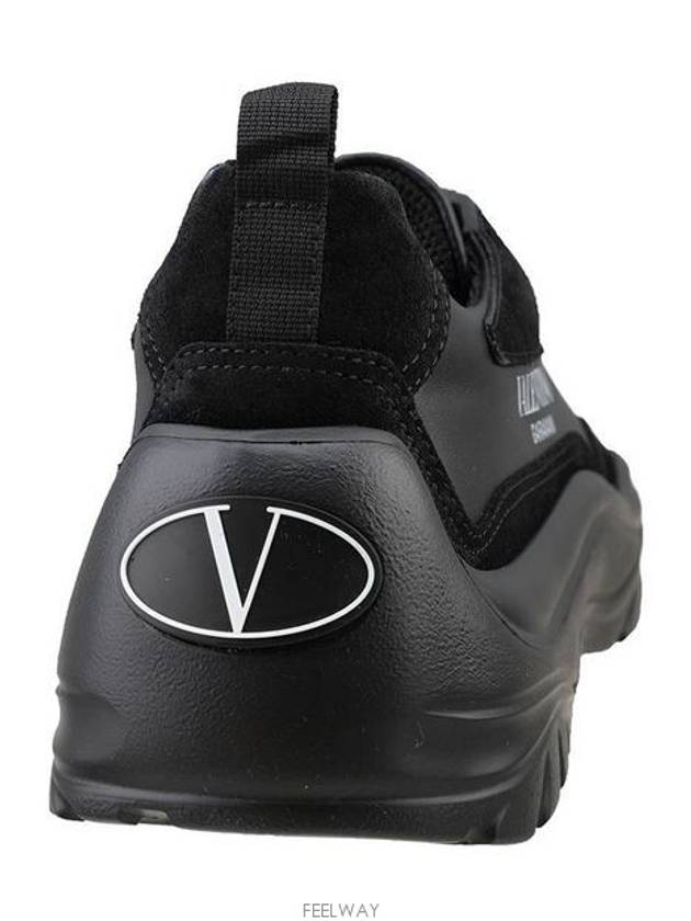 Men's Gumboy Shearling Low Top Sneakers Black - VALENTINO - BALAAN 6