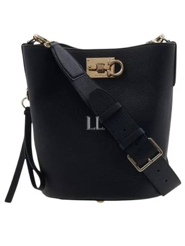 Gold Studio Bucket Bag Black - SALVATORE FERRAGAMO - BALAAN 2