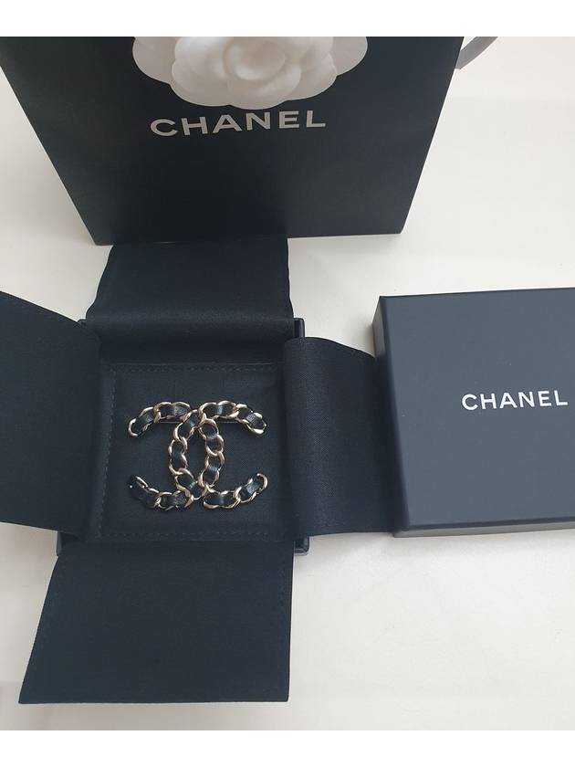 CC Logo Chain Metal Brooch Black - CHANEL - BALAAN 3