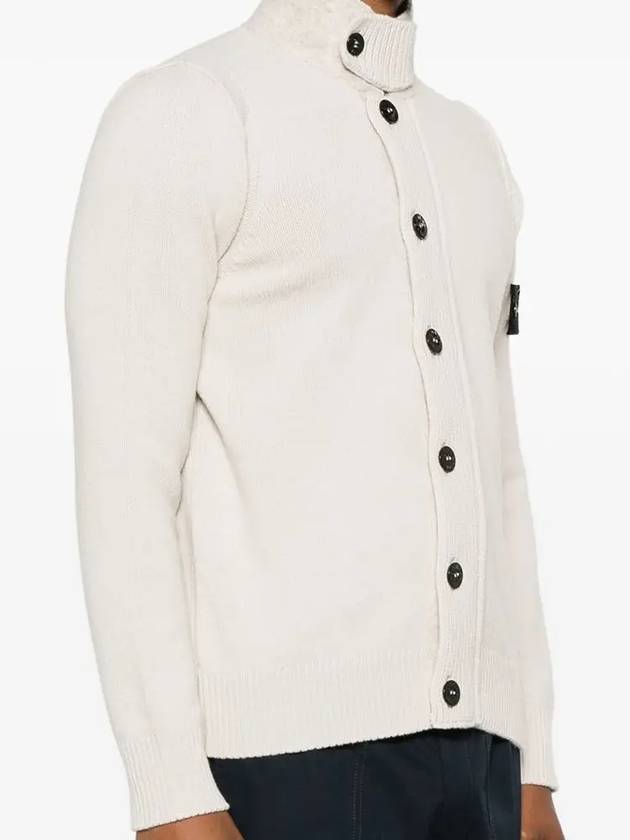 Wappen High Neck Button Up Wool Cardigan Plaster - STONE ISLAND - BALAAN 4