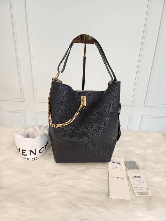 Daol Beomeo Branch GV Bucket Bag Medium BB502XB Condition A - GIVENCHY - BALAAN 1