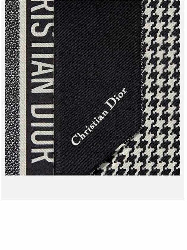 30 Montaigne Micha Silk Twill Scarf Black White - DIOR - BALAAN 6