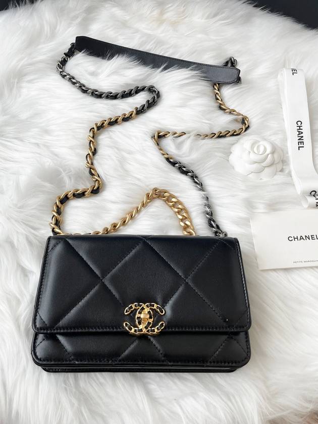 19 Chain Lambskin Wallet Cross Bag Black - CHANEL - BALAAN 7