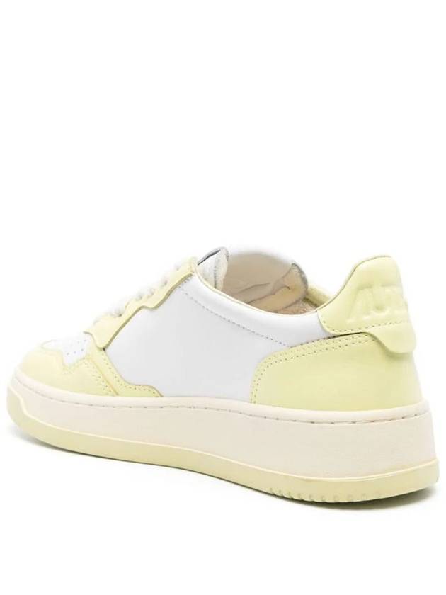 Women's Medalist Bi-Color Low-Top Sneakers Yellow - AUTRY - BALAAN 4