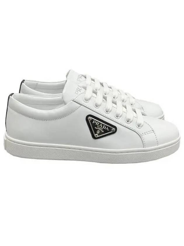 Women s Triangle Logo Leather Sneakers 37319020 1095409 - PRADA - BALAAN 1