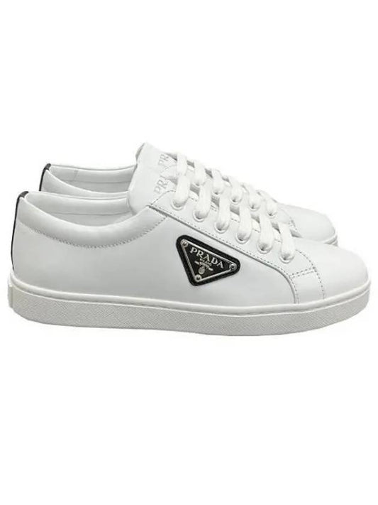 Women s Triangle Logo Leather Sneakers 37319020 1095409 - PRADA - BALAAN 1