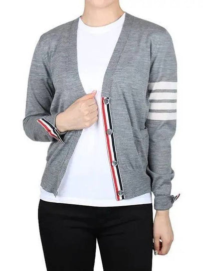 Sustainable Fine Merino Wool 4-Bar Relaxed Fit V-Neck Cardigan Light Grey - THOM BROWNE - BALAAN 2