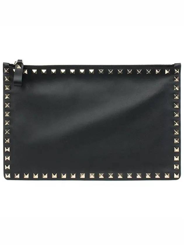 Rockstud leather clutch bag black - VALENTINO - BALAAN.