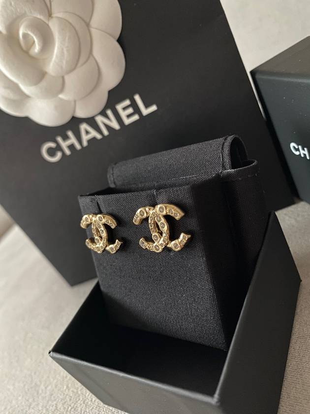 CC logo stud earrings gold - CHANEL - BALAAN 4