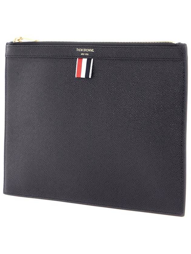 Pebble Grain Three Stripes Zipper Small Clutch Bag Black - THOM BROWNE - BALAAN 4