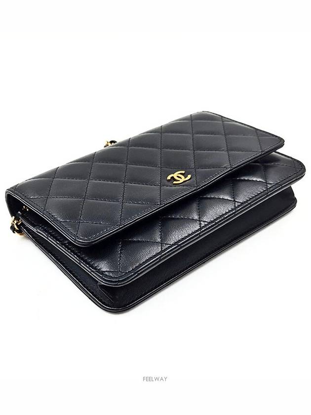 Classic Lambskin WOC - CHANEL - BALAAN 6