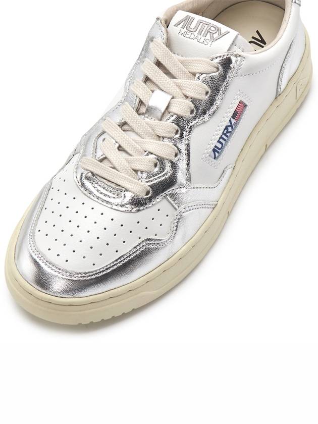 Men's Medalist Leather Low Top Sneakers Silver - AUTRY - BALAAN 8