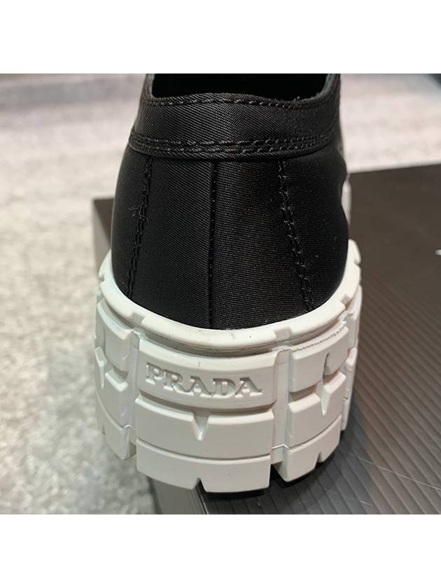 Double Wheel Re-Nylon Gabardine Low-Top Sneakers Black White - PRADA - BALAAN 10