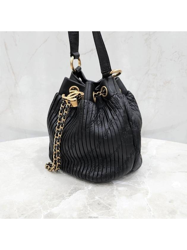 Lux You CC logo drawstring bucket bag - CHANEL - BALAAN 2