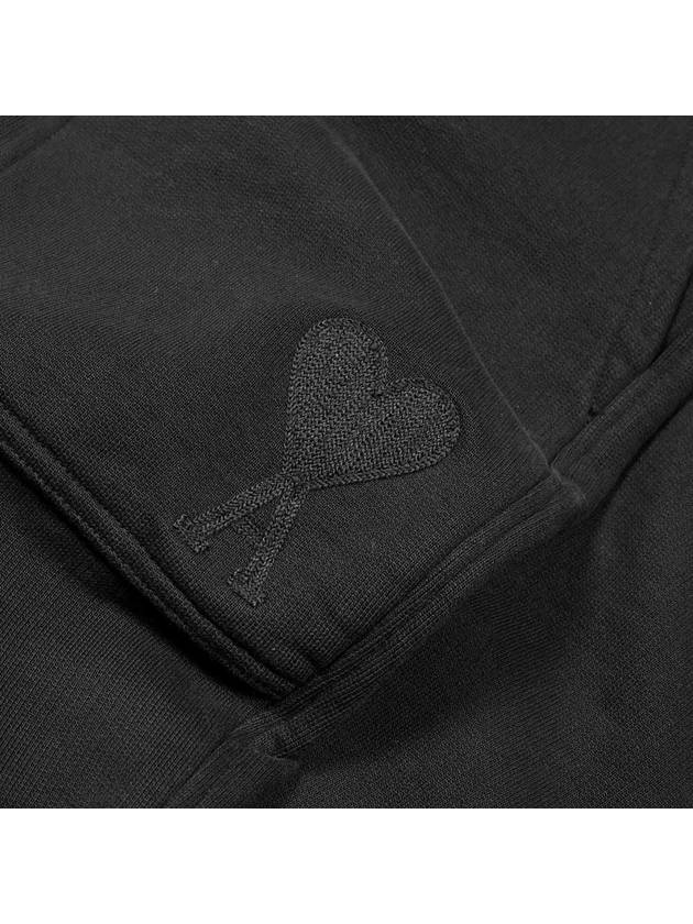 Men's Tone On Tone Heart Logo Embroidered Shorts Black - AMI - BALAAN.