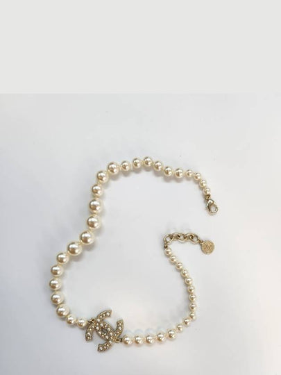 Necklace Metal Glass Pearls Resin & Gold Pearly White Crystal - CHANEL - BALAAN 2