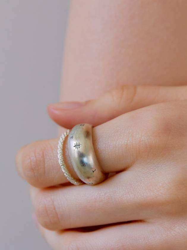 Oh My Girl Seunghee Yubin wearing Dream Bold Silver Ring - CHAMBRILLER - BALAAN 3