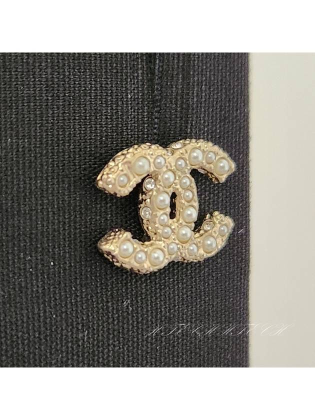 Classic Earrings CC Logo Pearl Crystal Gold A64766 - CHANEL - BALAAN 7