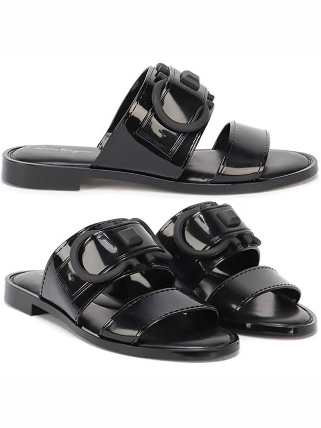 Salvatore Women's Gancini Sandals Black - SALVATORE FERRAGAMO - BALAAN.