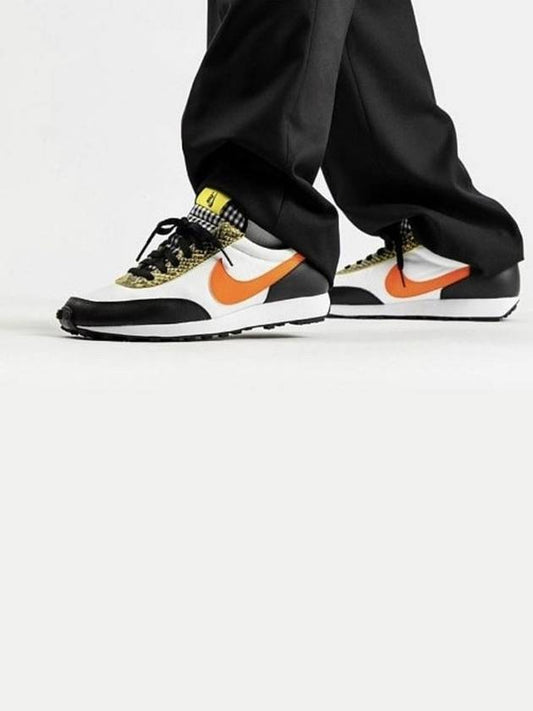 Daybreak Low Top Sneakers White Orange Black - NIKE - BALAAN 2