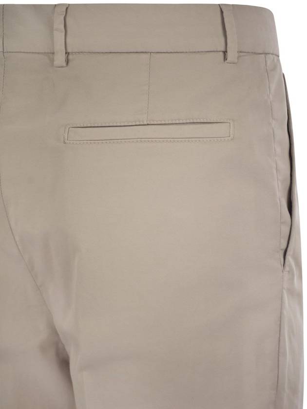 Garment-dyed Leisure Fit Trousers in American Pima Comfort Cotton with Pleats - BRUNELLO CUCINELLI - BALAAN 4