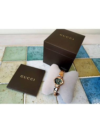 134 5 Bangle type women s watch - GUCCI - BALAAN 1