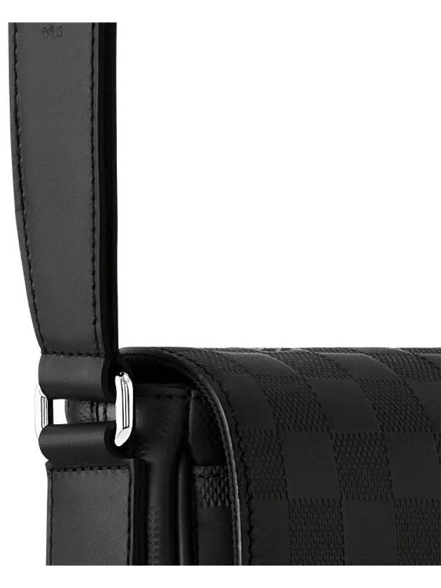 District PM Messenger Bag Black - LOUIS VUITTON - BALAAN 7