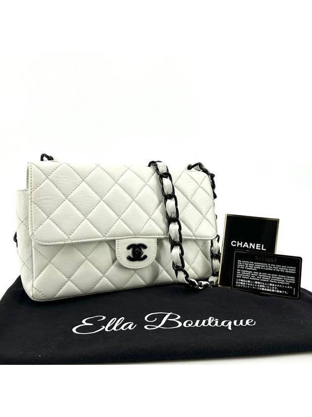 Black Classic Lambskin Flap Shoulder Bag - CHANEL - BALAAN 1