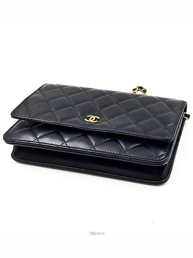 Classic Lambskin WOC - CHANEL - BALAAN 7