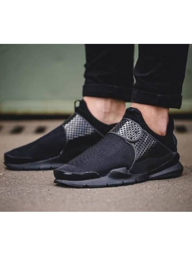 Sock Dart SE Low Top Sneakers Triple Black - NIKE - BALAAN 2