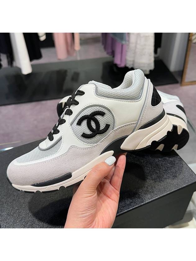 Cruise sneakers calfskin suede white black - CHANEL - BALAAN 7