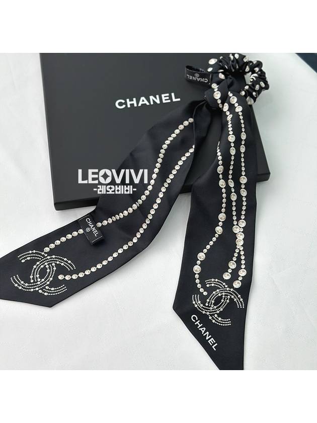 Pearl Chain Twilly Scrunchy Black - CHANEL - BALAAN 9