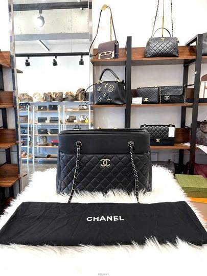 Daol Merchant Store Soft Caviar Chain Shoulder Bag Black 25th Unit A98696 Condition A - CHANEL - BALAAN 2