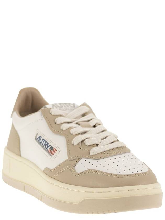 Medalist Bicolor Leather Low Top Sneakers White Beige - AUTRY - BALAAN 3