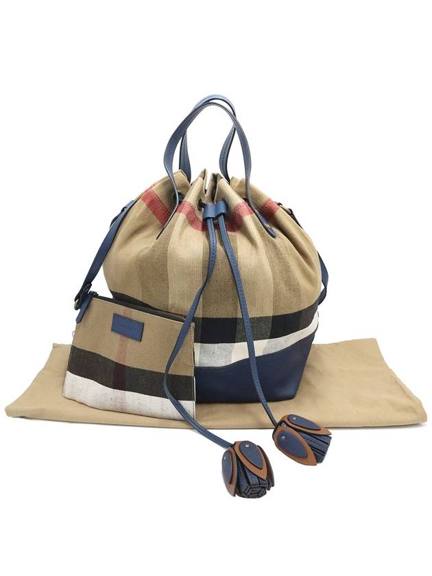 Burberry 40533241 House Check Canvas Brilliant Navy Heston Medium Bucket Bag 2WAY - BURBERRY - BALAAN 2