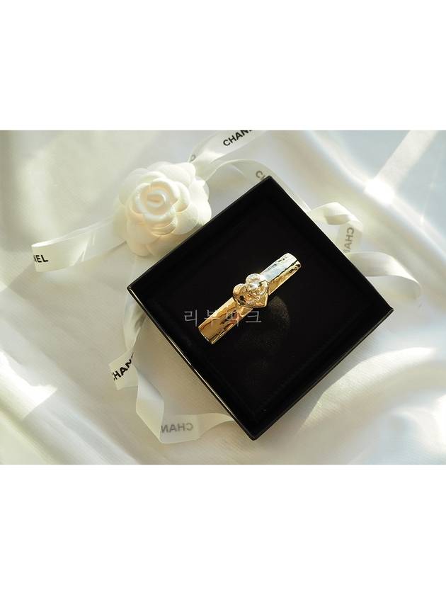 22B CC Logo Heart Gold Hairpin AB9124 - CHANEL - BALAAN 3