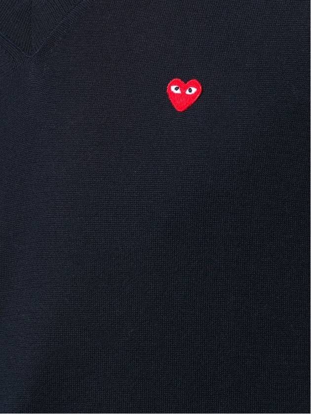 Play Men's Little Red Heart V-neck Knit Top Navy - COMME DES GARCONS - BALAAN 5