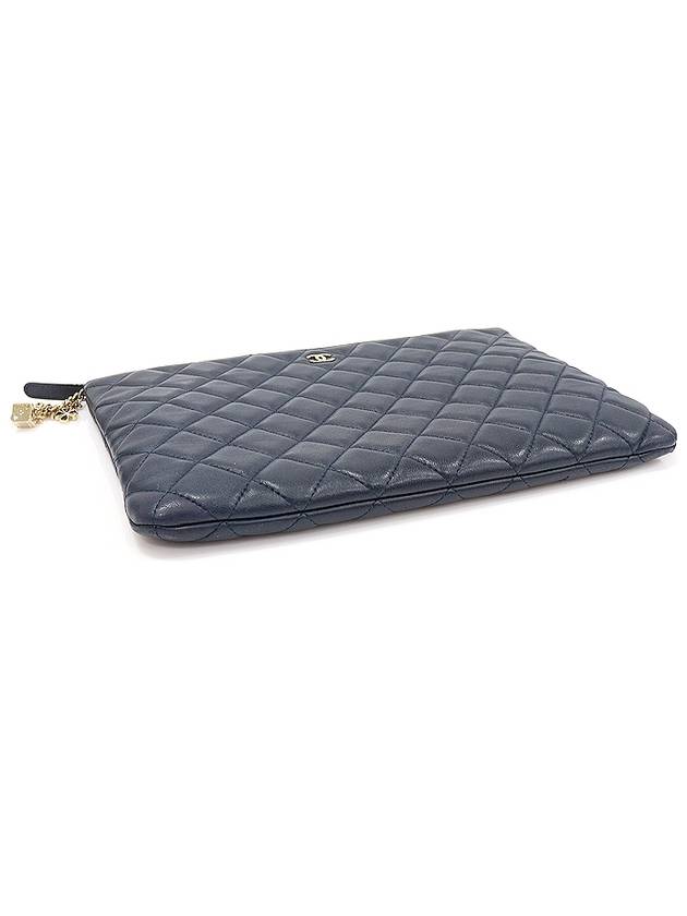 A82415 Navy Lambskin Gold Classic Charm Decoration New Medium Clutch 22nd - CHANEL - BALAAN 4