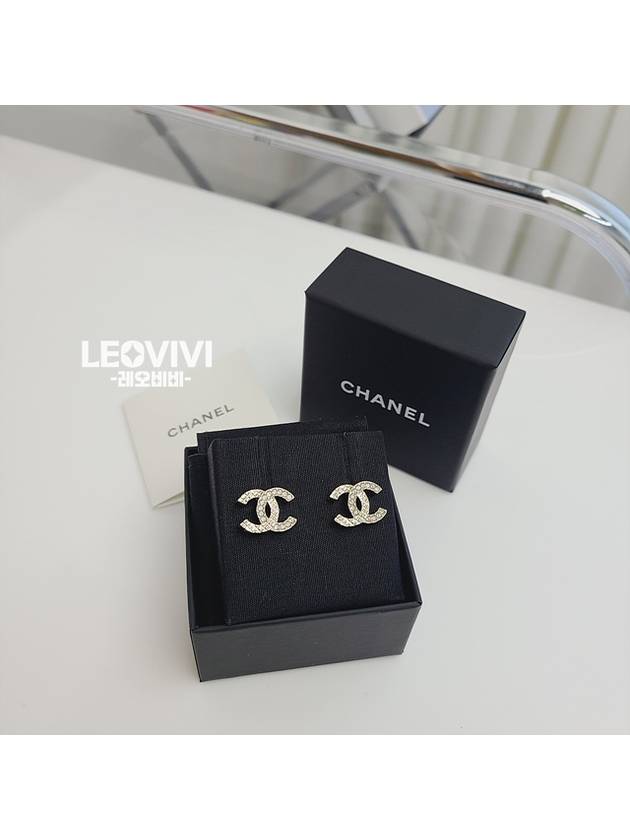 CC Logo Crystal Earrings Gold - CHANEL - BALAAN 4