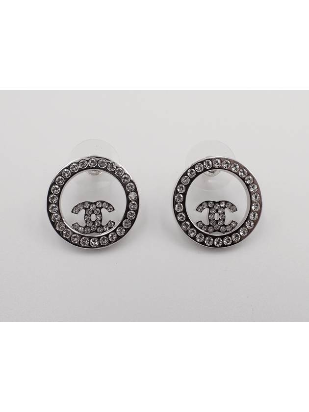 Circle Crystal CC Logo Earrings Silver - CHANEL - BALAAN.