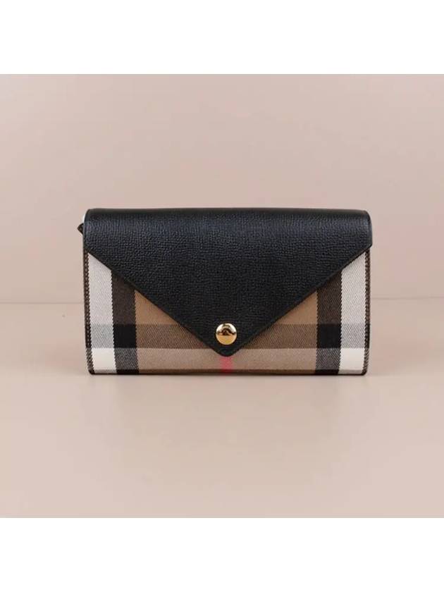 HANNAH Envelope Strap Clutch Bag Black 80731551 - BURBERRY - BALAAN 1