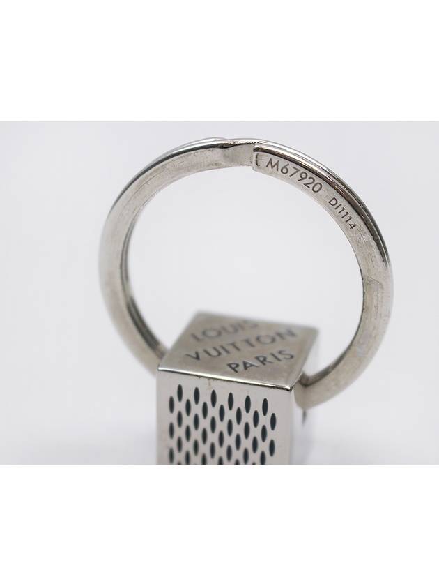 Keyholder Damier Silver Cube Keyring M67920 - LOUIS VUITTON - BALAAN 3