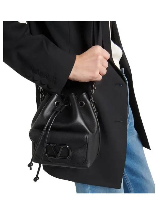 Women's VLogo Signature Drawstring Bucket Bag Black - VALENTINO - BALAAN 9